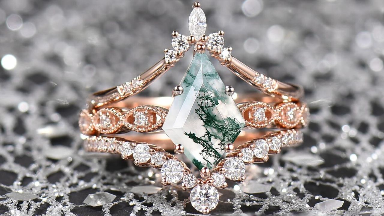 Why Moss Agate Rings from Felicegals Are Perfect for Nature Lovers